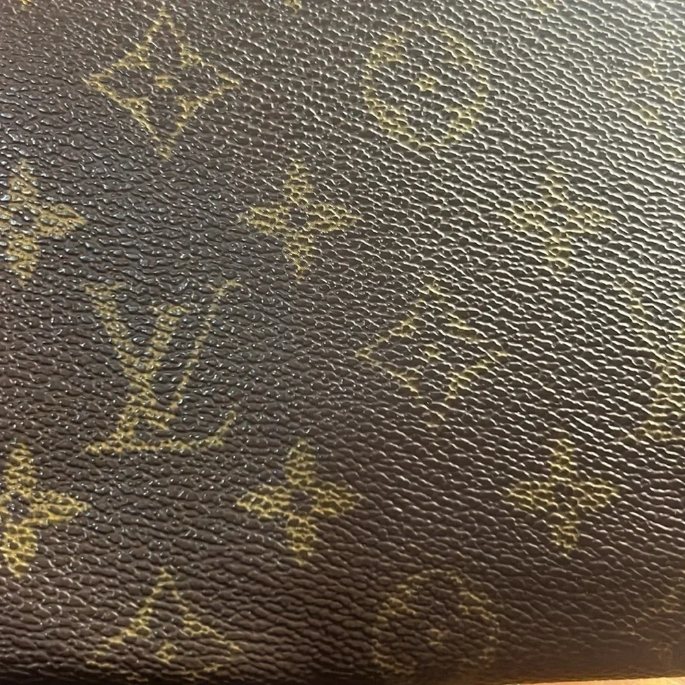 Louis Vuitton Sarah Long Wallet
